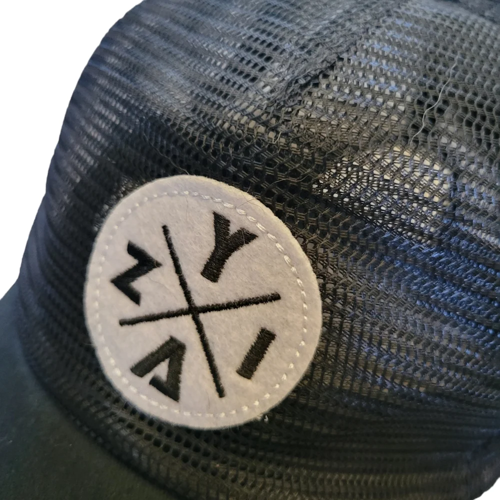 NWT Zyia Snap-Back Mesh Trucker Hat Black White - Picture 4 of 6